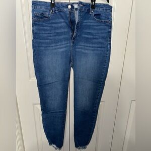 Sofia Vergara Rosa Curvy Ankle Jeans